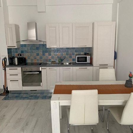 Appartement Poseidon Near Sea Νίκαια Εξωτερικό φωτογραφία