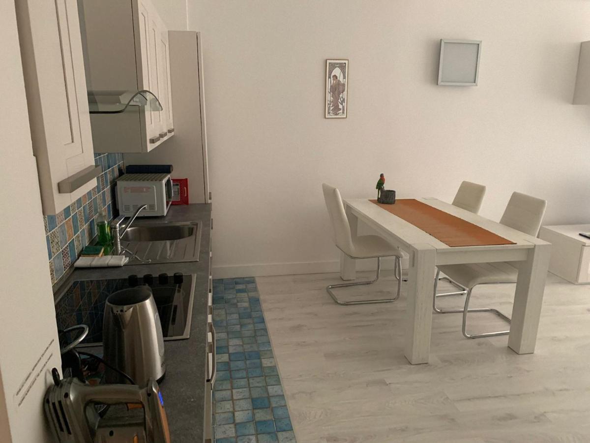 Appartement Poseidon Near Sea Νίκαια Εξωτερικό φωτογραφία