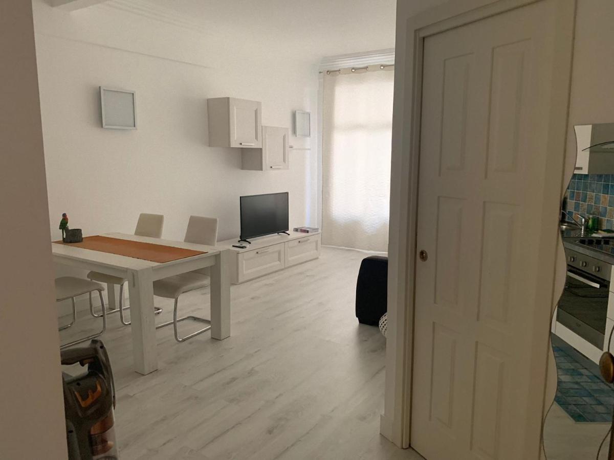 Appartement Poseidon Near Sea Νίκαια Εξωτερικό φωτογραφία