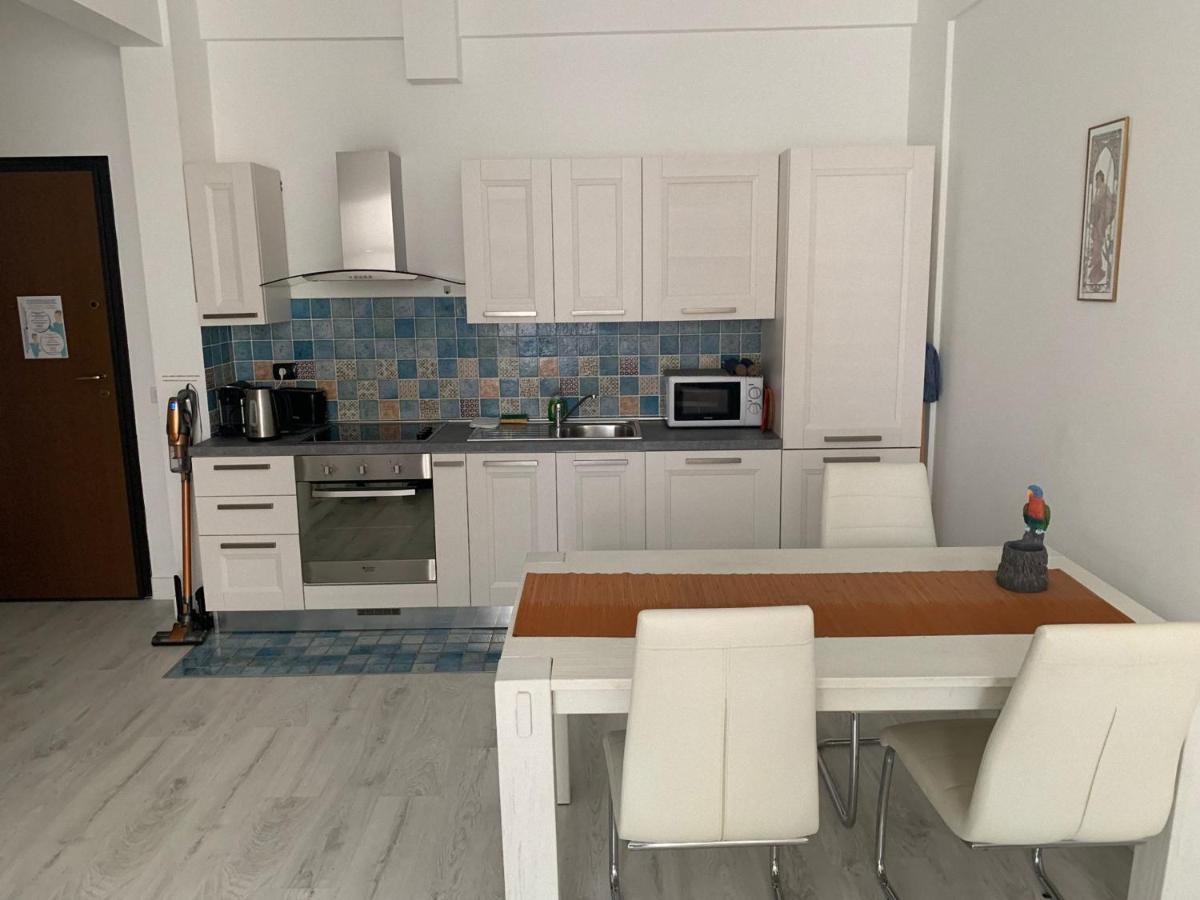 Appartement Poseidon Near Sea Νίκαια Εξωτερικό φωτογραφία