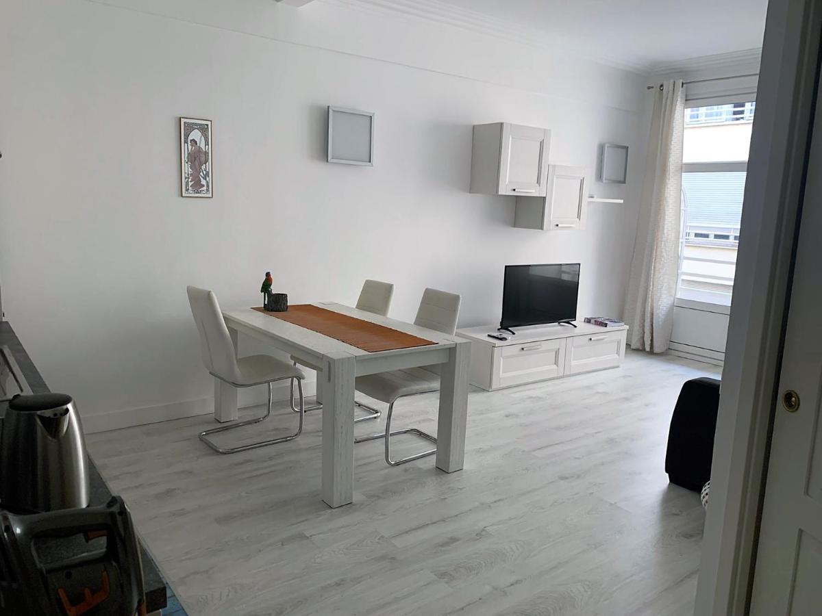 Appartement Poseidon Near Sea Νίκαια Εξωτερικό φωτογραφία