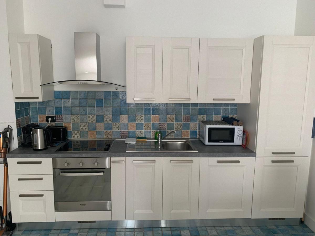 Appartement Poseidon Near Sea Νίκαια Εξωτερικό φωτογραφία