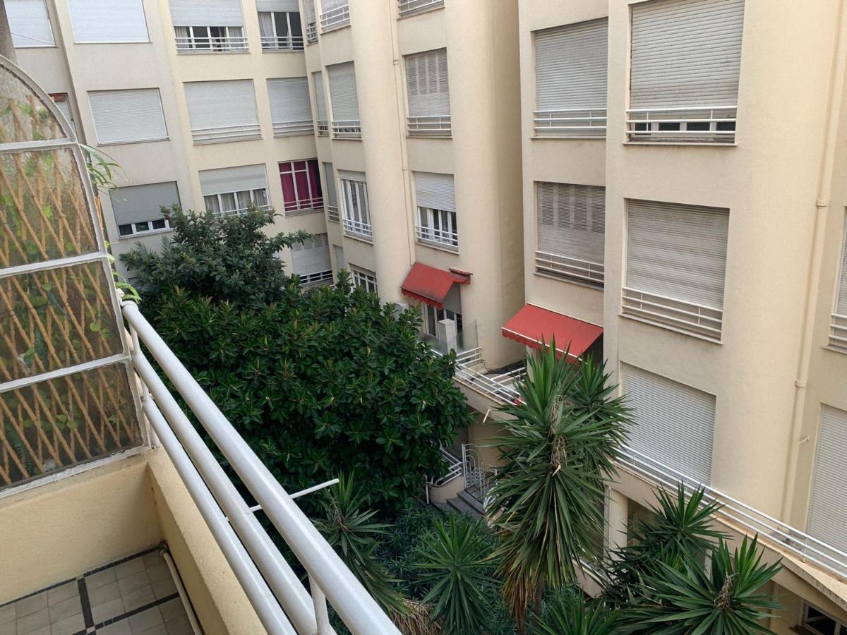 Appartement Poseidon Near Sea Νίκαια Εξωτερικό φωτογραφία