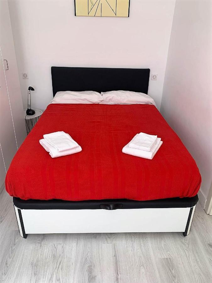 Appartement Poseidon Near Sea Νίκαια Εξωτερικό φωτογραφία