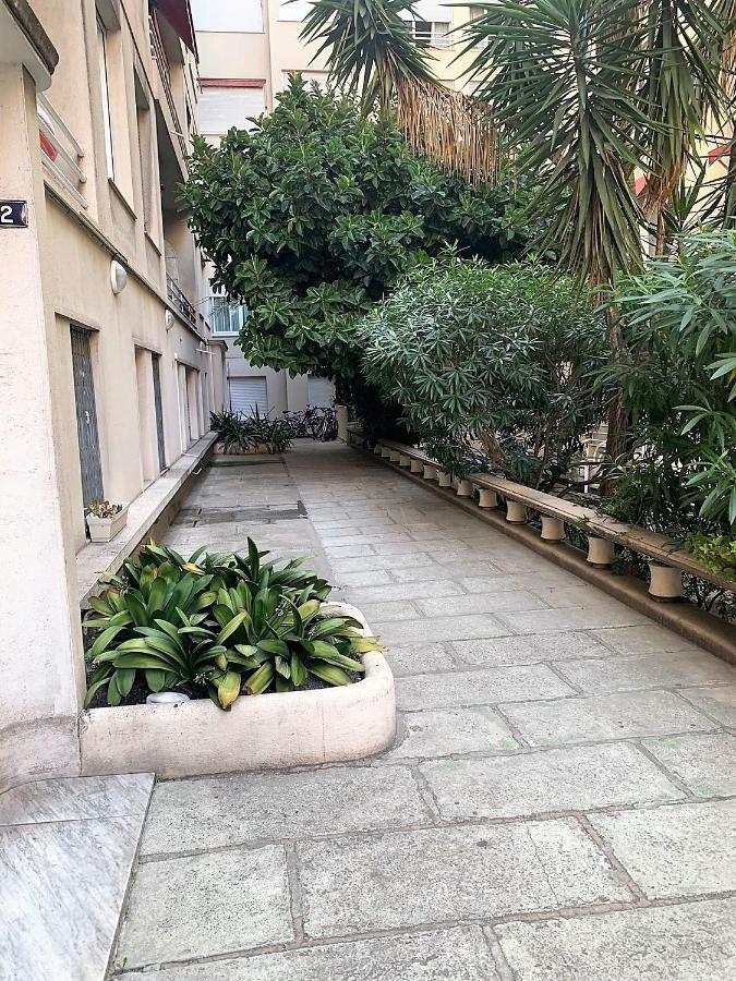 Appartement Poseidon Near Sea Νίκαια Εξωτερικό φωτογραφία
